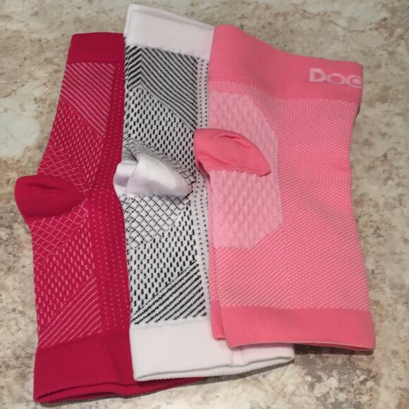 Compression Socks - 3 pairs - NEW! - Picture 1 of 5